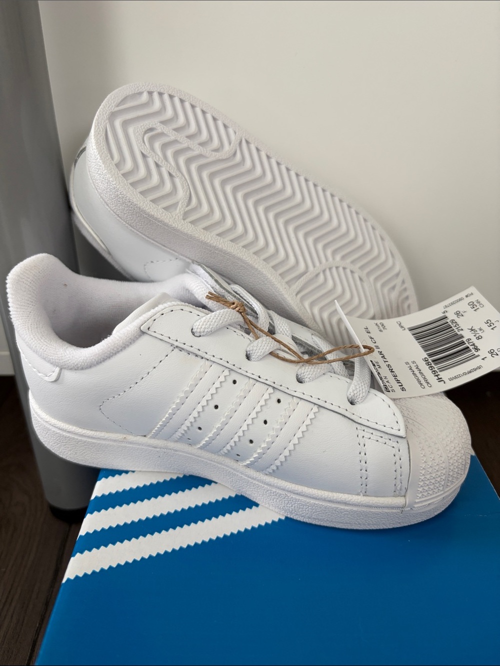 NWT adidas Kids White Low-Top Superstar Sneakers. Size 9K